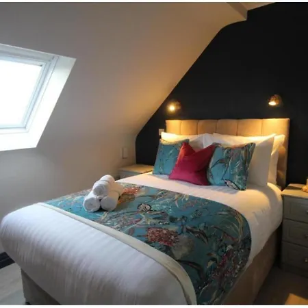 Hotel N20 3*